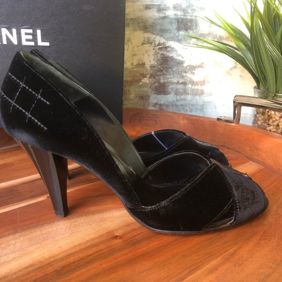 CHANEL BLACK SUEDE SHOES SIZE 38.5 - Picture 7 of 16